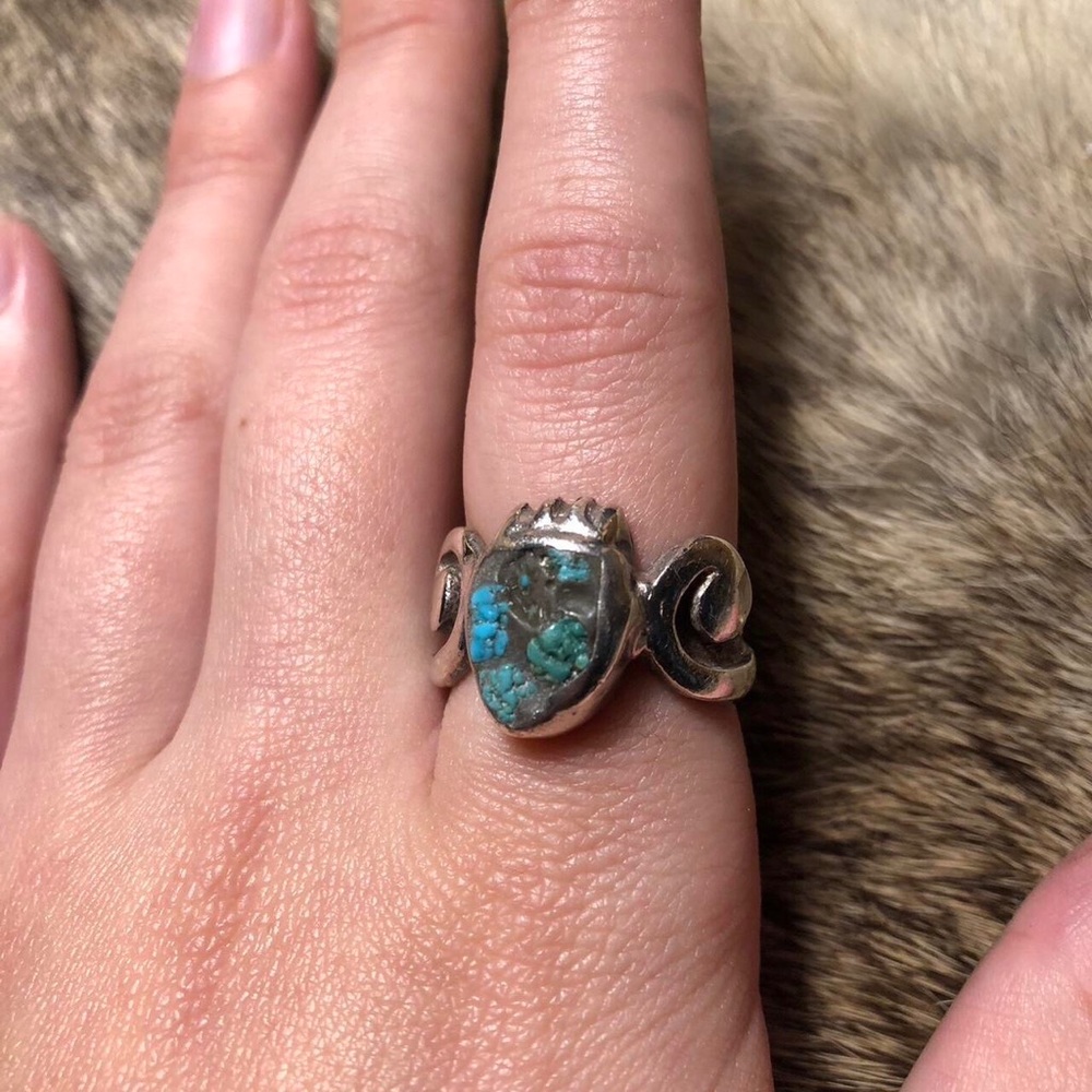 Artisan handmade Native American/Mexican style sterling silver bear paw ring